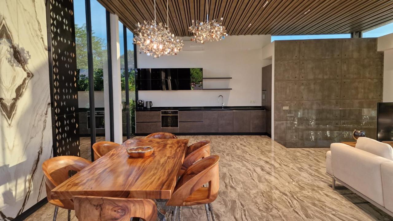 Villa Obsidian, With Staff, Sea View And Walk To Choeng Mon Beach Εξωτερικό φωτογραφία